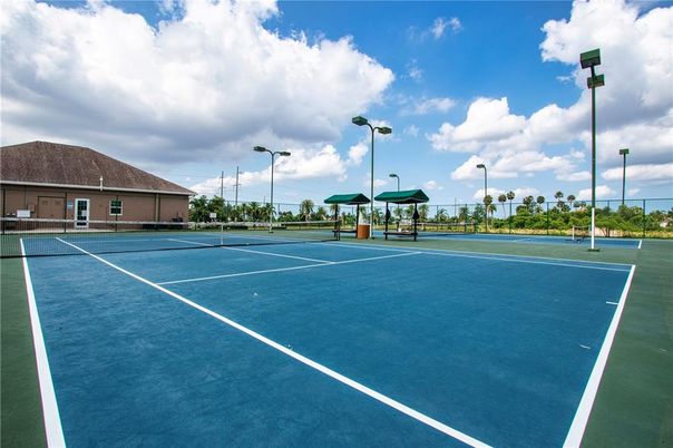 Exterior, Tennis Courts