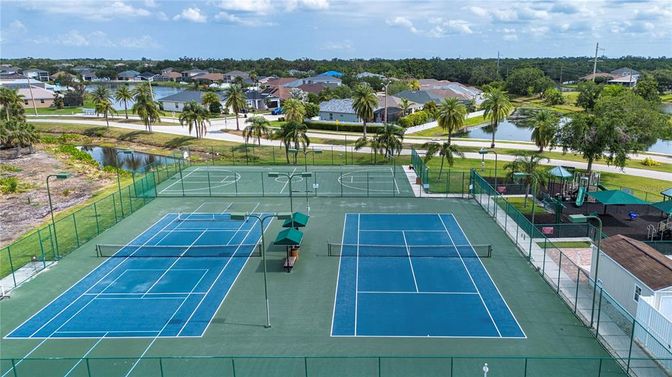 Exterior, Tennis Courts, Water