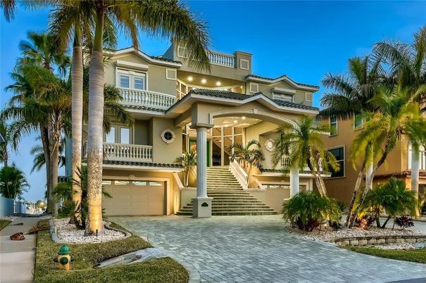 Attached, Exterior, Facade, Mediterranean