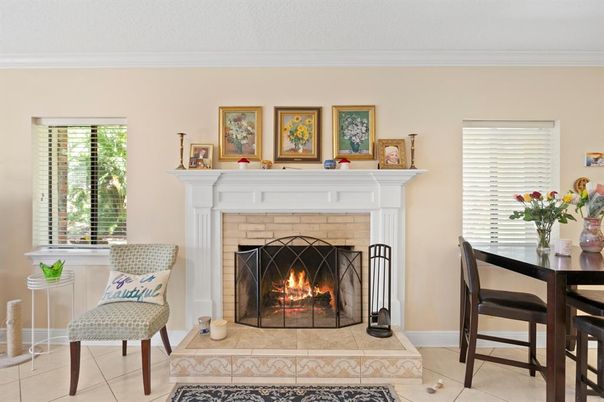 Dining room, Fireplace, Interior