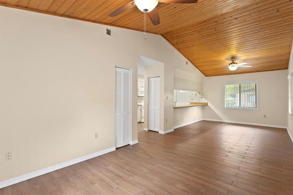 Empty room, Interior, Wooden Ceilings, Wood Texture Flooring