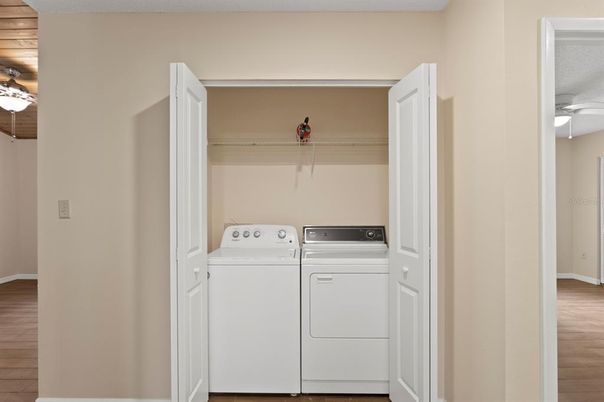 Interior, Utility Closets, Washer, Wood Texture Flooring