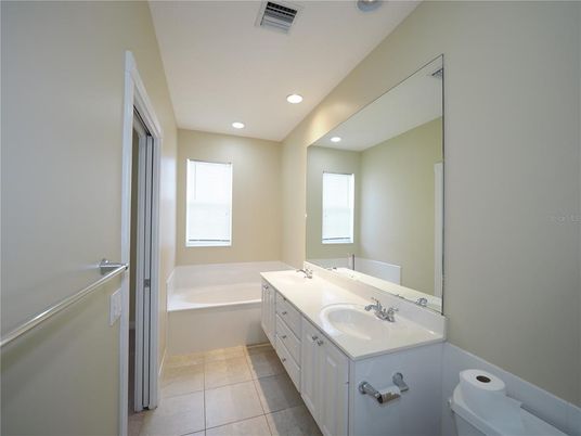 Bathroom, Dual Sink Vanities, Interior, Recessed Lighting