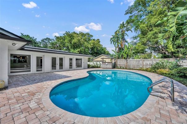 Exterior, Pool