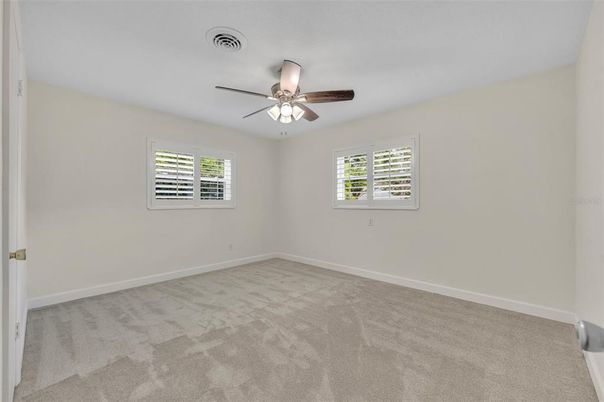 Empty room, Interior
