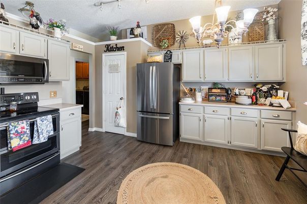 Chandelier, Interior, Kitchen, Wood Texture Flooring