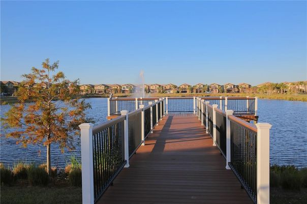 Exterior, Lake