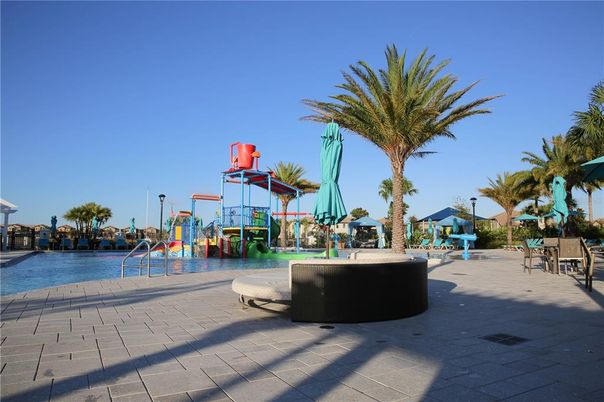 Exterior, Playground, Pool