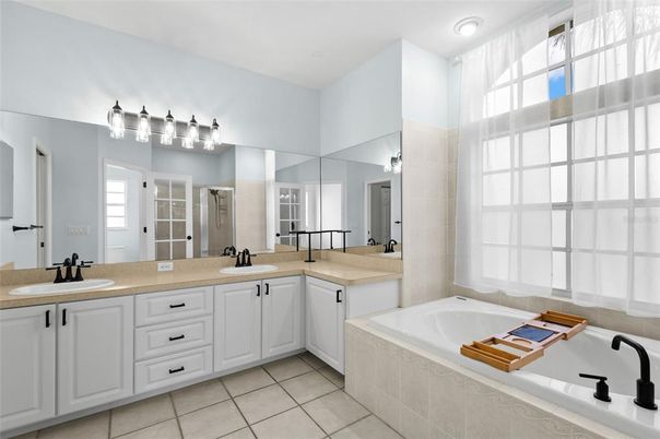 Bathroom, Dual Sink Vanities, Interior, Recessed Lighting