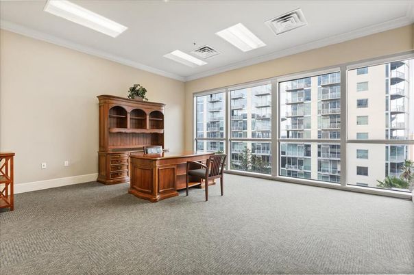 Home Office, Interior