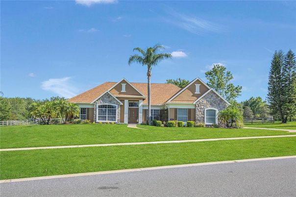 Backyard, Exterior, Facade, Ranch
