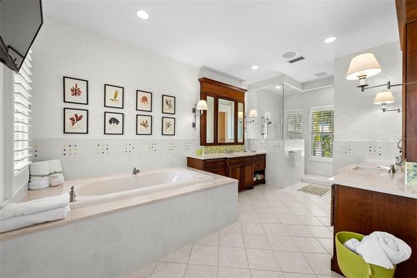 Bathroom, Dual Sink Vanities, Interior, Recessed Lighting