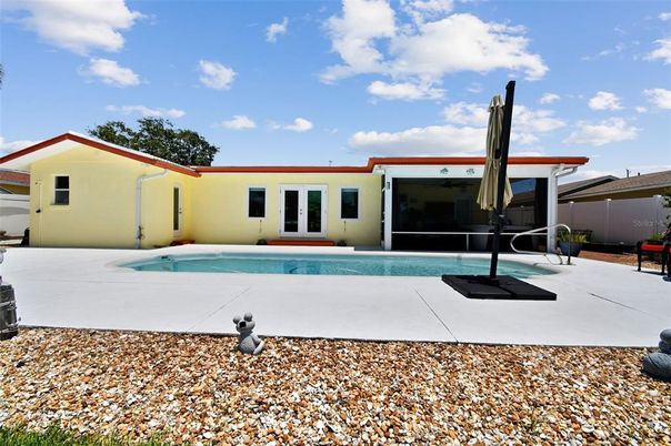 Exterior, Pool