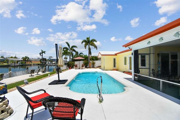 Exterior, Pool, Water