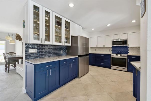 Dining room, Interior, Kitchen, Recessed Lighting, Stainless Steel Appliances
