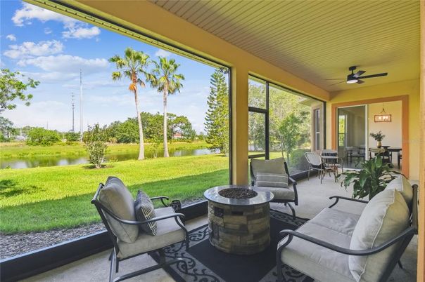 Interior, Sun Room, Water