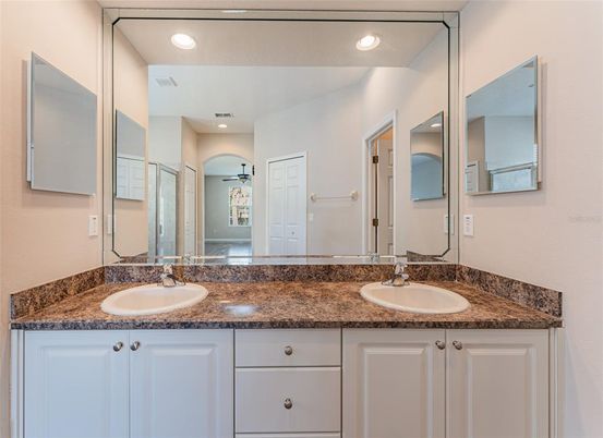 Bathroom, Dual Sink Vanities, Interior, Recessed Lighting