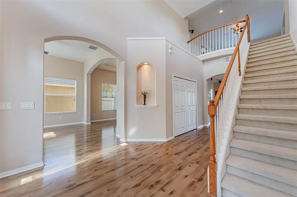 Interior, Recessed Lighting, Wood Texture Flooring