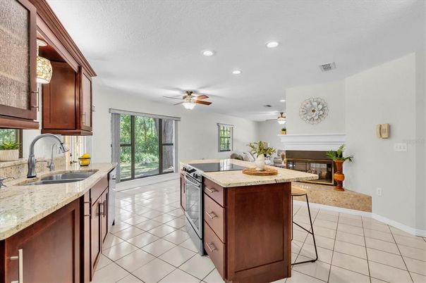 Fireplace, Interior, Kitchen, Recessed Lighting