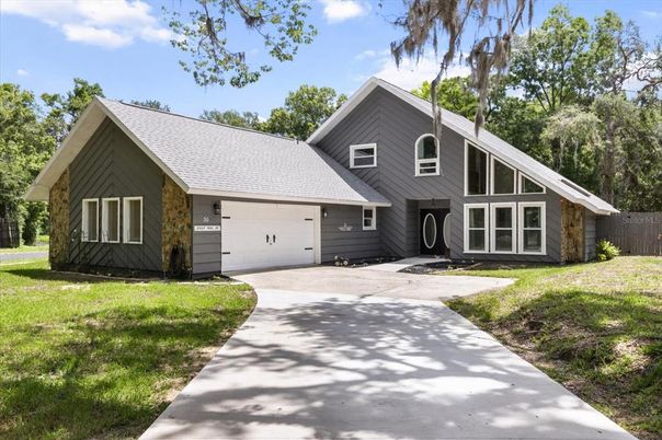 Attached, Exterior, Facade, Farmhouse