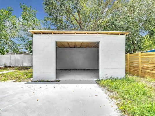 Detached Garage, Exterior