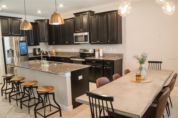 Dining room, Interior, Kitchen, Pendant Lights, Recessed Lighting, Stainless Steel Appliances
