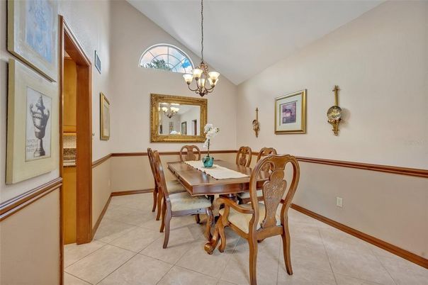 Chandelier, Dining room, Interior, Pendant Lights