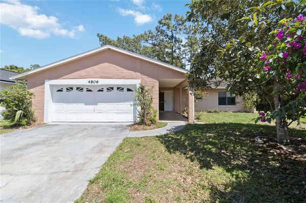 Attached, Exterior, Facade, Ranch