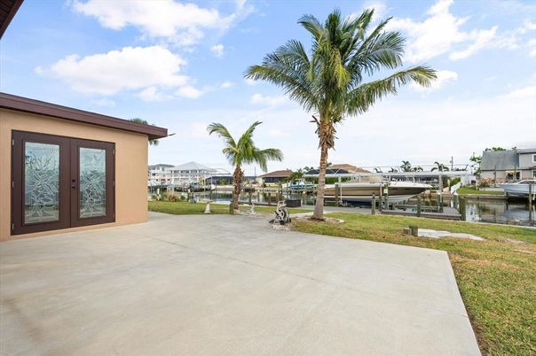 Backyard, Exterior, Lake