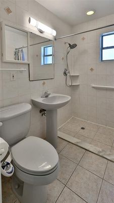 Bathroom, Interior, Recessed Lighting