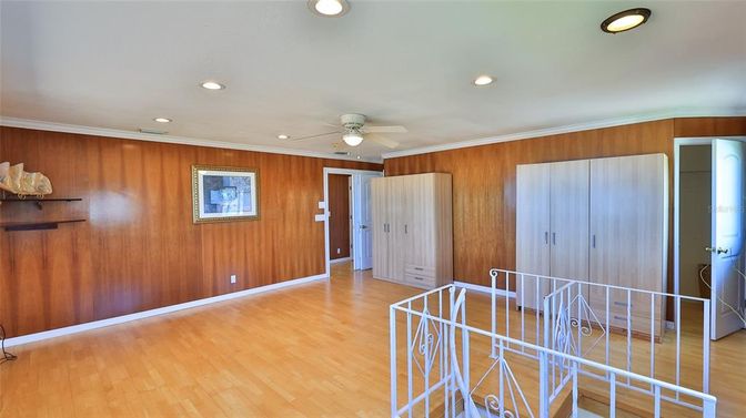 Empty room, Interior, Recessed Lighting, Wood Texture Flooring, Wooden Walls