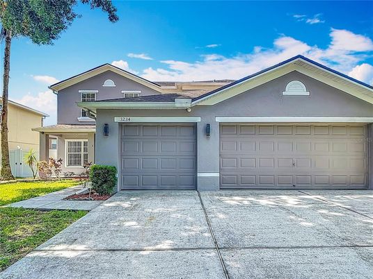 Attached, Exterior, Facade, American Craftsman