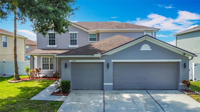 Attached, Exterior, Facade, American Craftsman