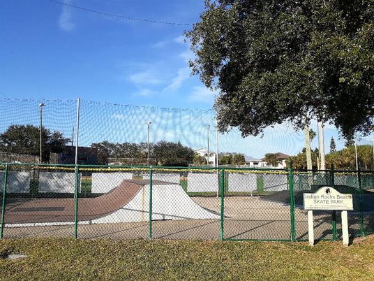 Exterior, Tennis Courts