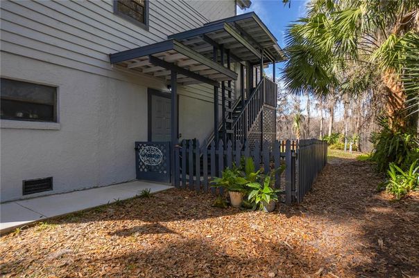 Backyard, Exterior