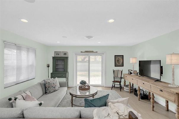Interior, Living room, Recessed Lighting, Wood Texture Flooring