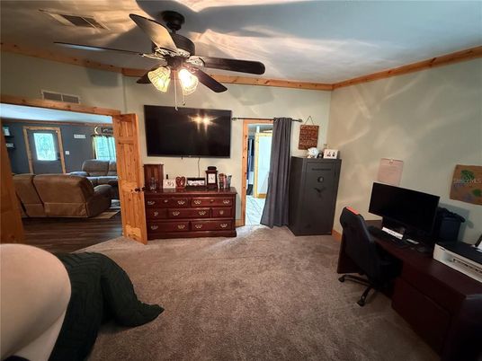 Home Office, Interior
