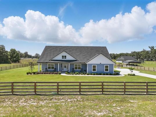 Backyard, Exterior, Facade, Cape Cod