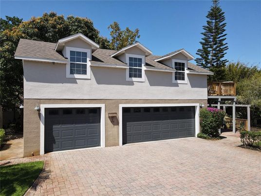 Attached, Exterior, Facade, Ranch