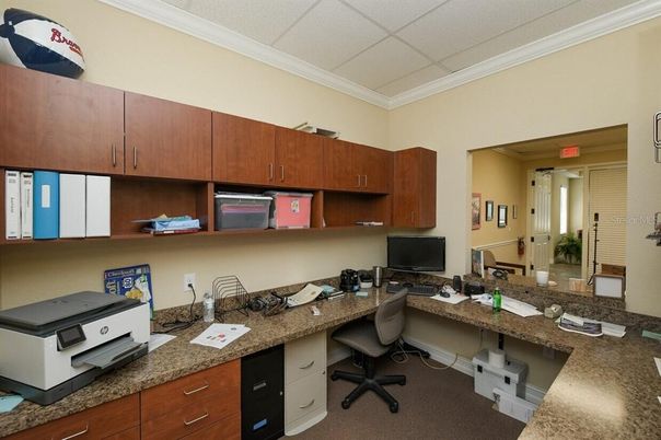 Home Office, Interior