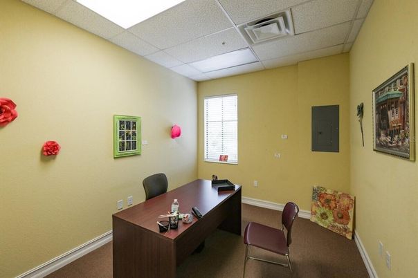 Home Office, Interior