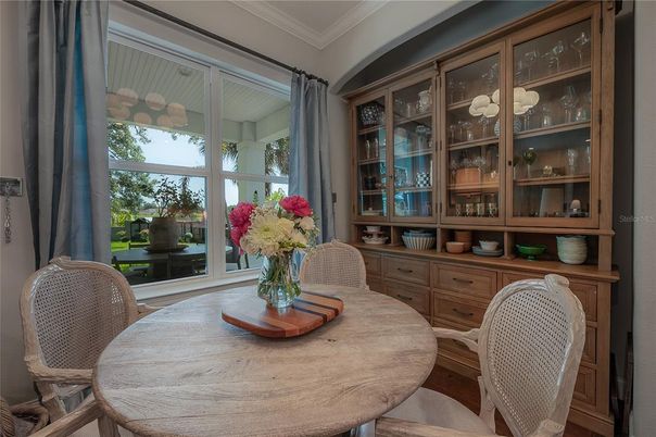 Dining room, Interior