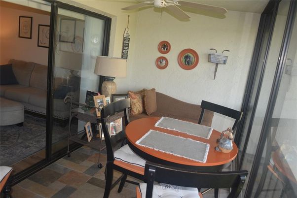 Dining room, Interior