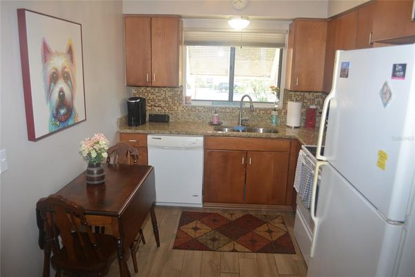 Dining room, Interior, Kitchen, Pendant Lights, Wood Texture Flooring