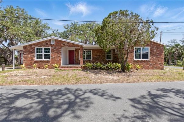 Exterior, Facade, Brick Facade, Ranch