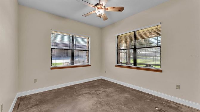 Empty room, Interior