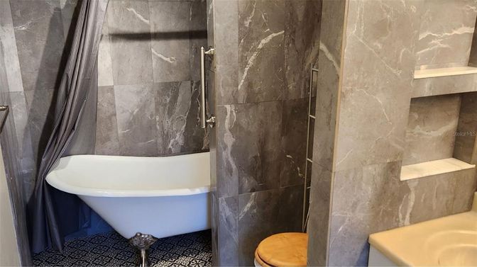Bathroom, Free Standing Baths, Interior