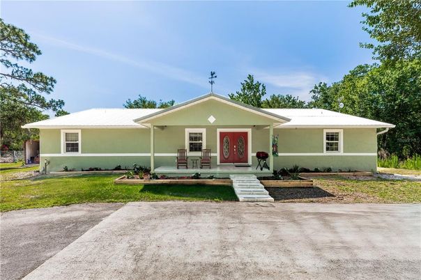 Backyard, Exterior, Facade, Ranch