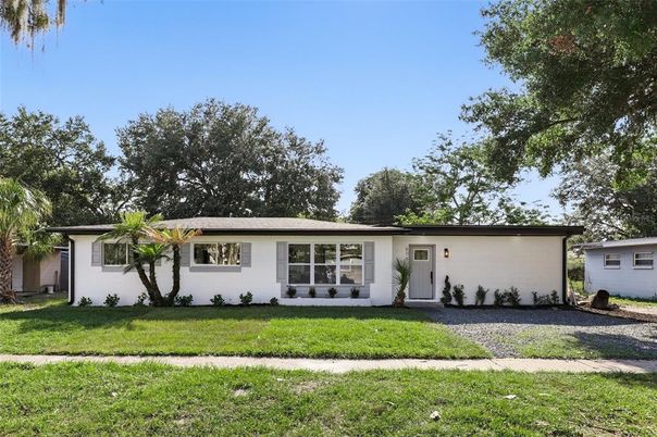 Backyard, Exterior, Facade, Ranch