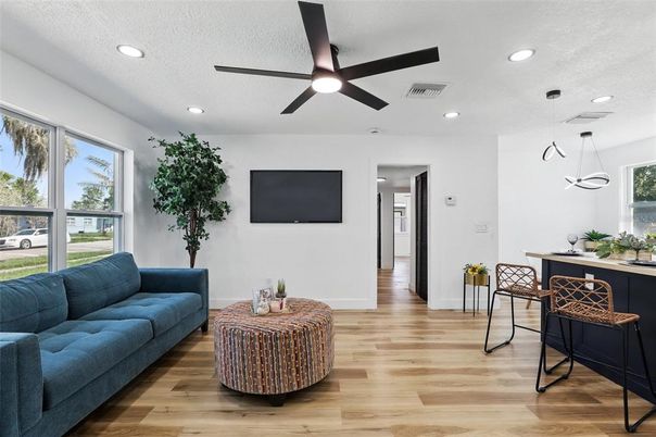 Interior, Living room, Pendant Lights, Recessed Lighting, Wood Texture Flooring